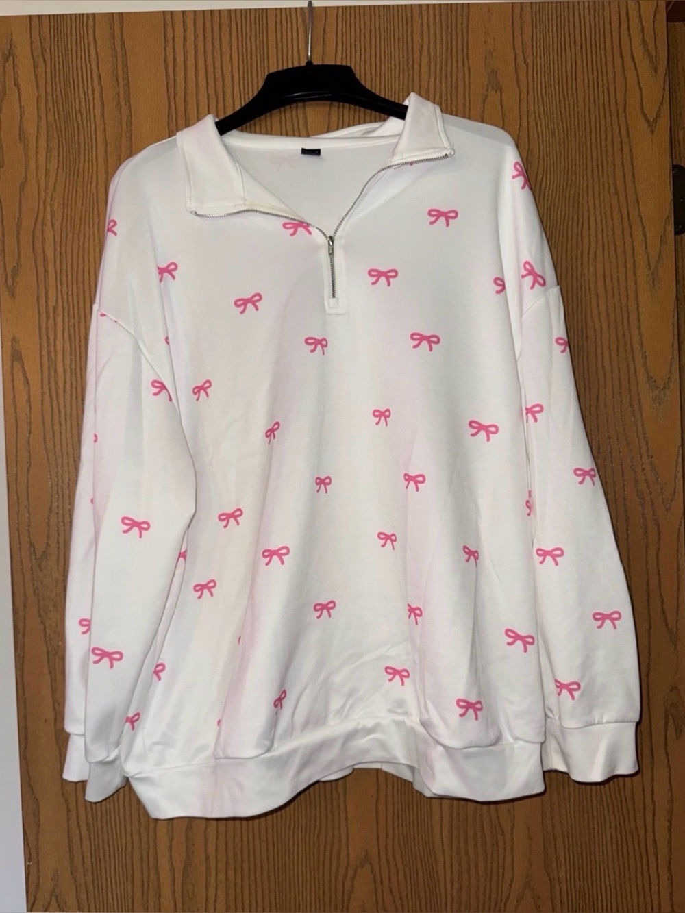 White Collared Sweatshirt with Pink Bows